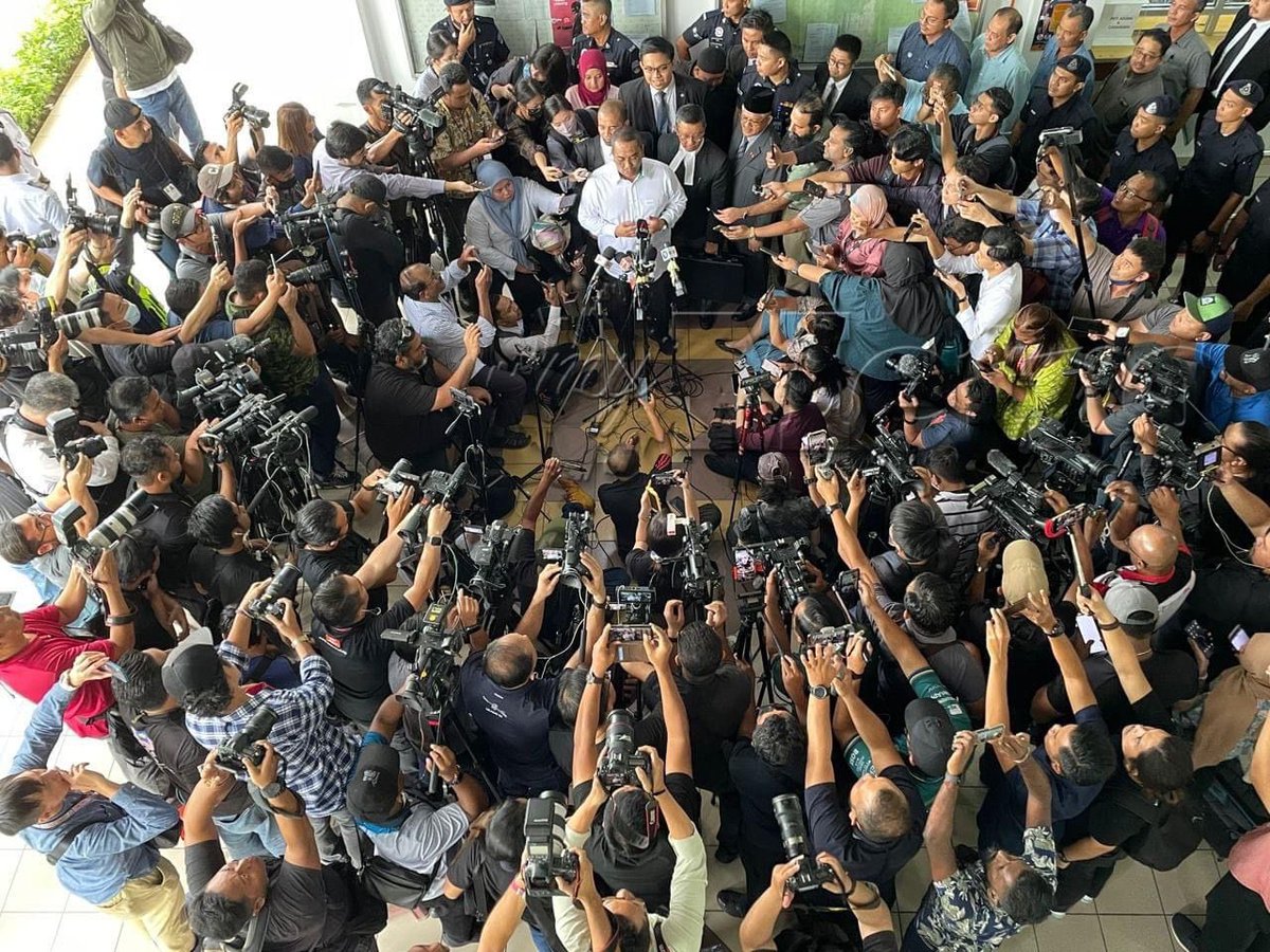 MFaizRazali's tweet image. Tudia YB Sanusi punya efect 🔥🔥🔥 patut la NonLiwat dgn Zahid Kpop takut