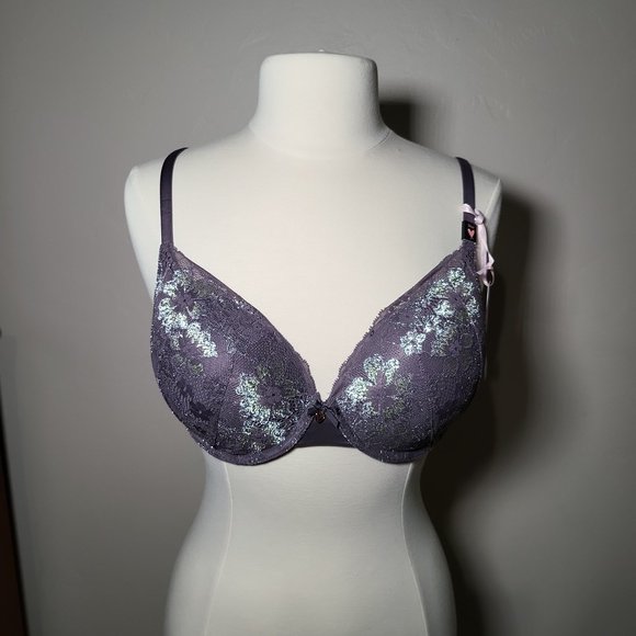 flippedstyle's tweet photo. So good I had to share! Check out all the items I'm loving on @Poshmarkapp #poshmark #fashion #style #shopmycloset #victoriassecret #thierrymugler: https://t.co/M4Ar5FExZ6 https://t.co/bfTbHxf64c