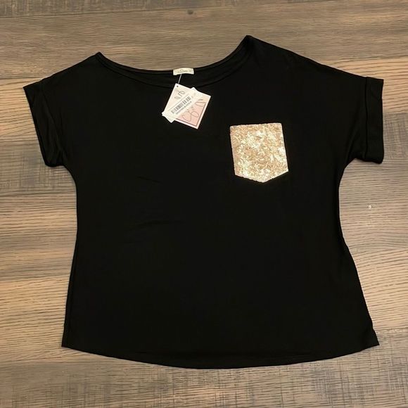 colorful_unique's tweet photo. So good I had to share! Check out all the items I'm loving on @Poshmarkapp #poshmark #fashion #style #shopmycloset #magenta #eluna #portandcompany: https://t.co/2VsZ8qQQSW https://t.co/eKmzz51DT1