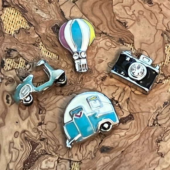jsnow09's tweet photo. So good I had to share! Check out all the items I'm loving on @Poshmarkapp #poshmark #fashion #style #shopmycloset #origamiowl: https://t.co/L15M8wkMvv https://t.co/oGVTnCjhG9
