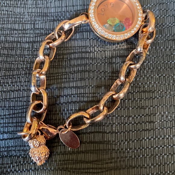 jsnow09's tweet photo. So good I had to share! Check out all the items I'm loving on @Poshmarkapp #poshmark #fashion #style #shopmycloset #origamiowl: https://t.co/L15M8wkMvv https://t.co/oGVTnCjhG9