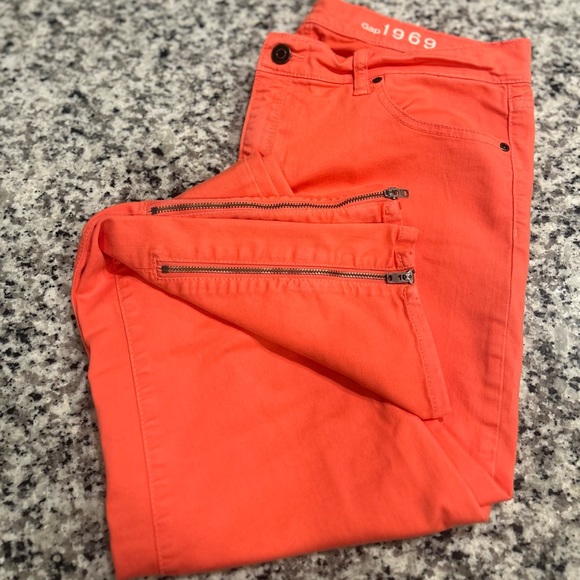 _FrancesMolina's tweet photo. So good I had to share! Check out all the items I'm loving on @Poshmarkapp #poshmark #fashion #style #shopmycloset #gap #strawberryshortcake #clarev: https://t.co/kfLrPf4aem https://t.co/cdUcCZtx11