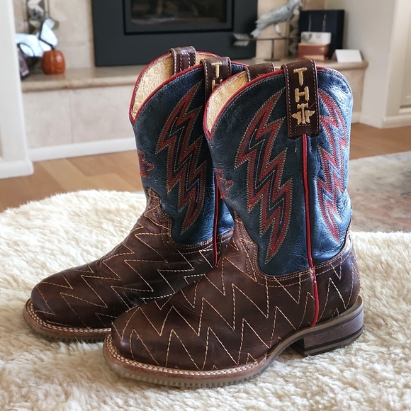 contim2000's tweet image. So good I had to share! Check out all the items I'm loving on @Poshmarkapp #poshmark #fashion #style #shopmycloset #imperialglass #nike #tinhaul: posh.mk/xfFAFu1CwBb