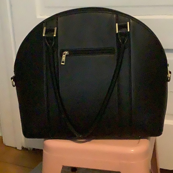 sephotodesign's tweet photo. So good I had to share! Check out all the items I'm loving on @Poshmarkapp #poshmark #fashion #style #shopmycloset #unbranded #littleunicorn #dingo: https://t.co/gkSjA8rcV2 https://t.co/F4EQjsPpo3