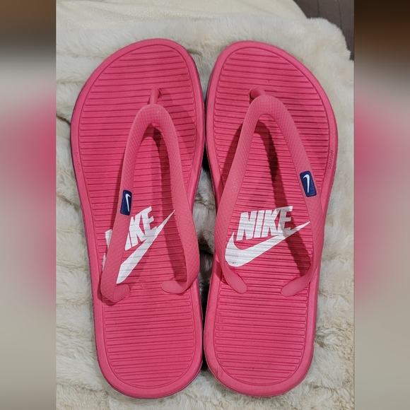 LadyBugLora1964's tweet photo. So good I had to share! Check out all the items I'm loving on @Poshmarkapp #poshmark #fashion #style #shopmycloset #mangowood #nike #wildfable: https://t.co/7zva9FQf0X https://t.co/t6UrulaTvh