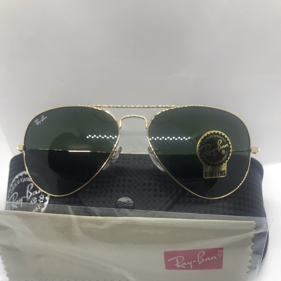global7863's tweet photo. So good I had to share! Check out all the items I'm loving on @Poshmarkapp #poshmark #fashion #style #shopmycloset #rayban #aritzia #lululemonathletica: https://t.co/BaCz0EiFn3 https://t.co/GkaAKgLBk4