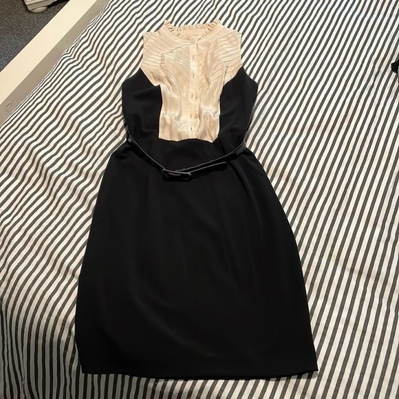 eylin2013's tweet photo. So good I had to share! Check out all the items I'm loving on @Poshmarkapp #poshmark #fashion #style #shopmycloset #ivyleo #ninewest: https://t.co/IC2WZ46w13 https://t.co/cPiYDa8DrA