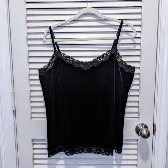 atouchofkenya's tweet photo. So good I had to share! Check out all the items I'm loving on @Poshmarkapp #poshmark #fashion #style #shopmycloset #sprinkes #coldwatercreek: https://t.co/ODIwUqVAfT https://t.co/AwU7uc0XaJ