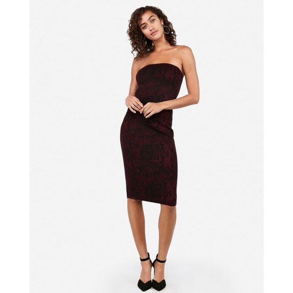 Jamie90330365's tweet photo. So good I had to share! Check out all the items I'm loving on @Poshmarkapp #poshmark #fashion #style #shopmycloset #express #freepeople: https://t.co/8Ep0vqyHg0 https://t.co/YsSFDpT9O0