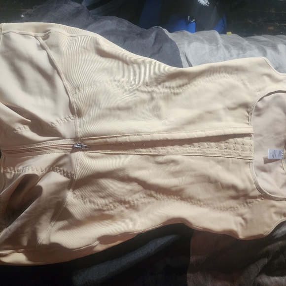 murrell_f's tweet photo. So good I had to share! Check out all the items I'm loving on @Poshmarkapp #poshmark #fashion #style #shopmycloset #underarmour #none #gap: https://t.co/QO2az0UT1e https://t.co/I83GqAeyze