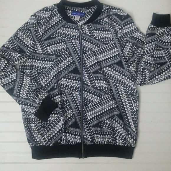 So good I had to share! Check out all the items I'm loving on <a href="/Poshmarkapp/">Poshmark</a> #poshmark #fashion #style #shopmycloset #thesak #simplystyled: posh.mk/oOPQ7N7CwBb