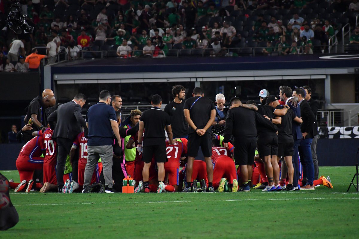 Thomas Christiansen tweet media