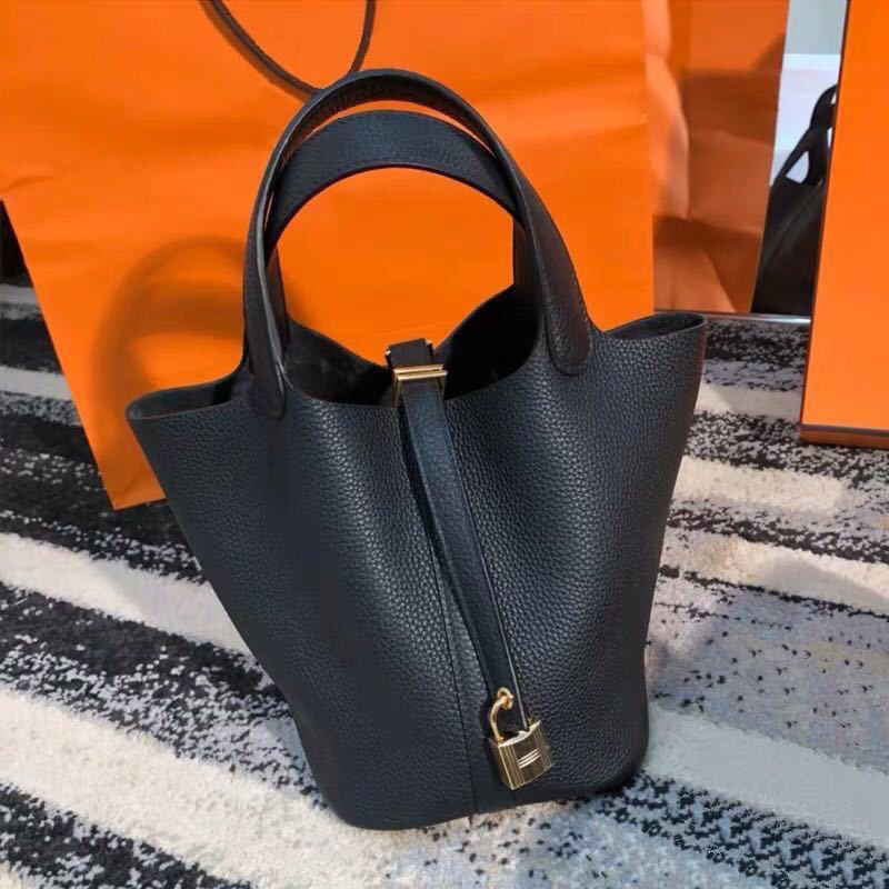 💋💗Women Fashion Soft PU Lychee Grain Bucket Bag🎀
🎀🎀🎀
#budgetshopping #fashionbag #womenbags 
 #cheap #bag #bags #designer #designerbag #dreambag #trendbag #luxury #luxurybag #bucketbag #discount #luxuryshopping