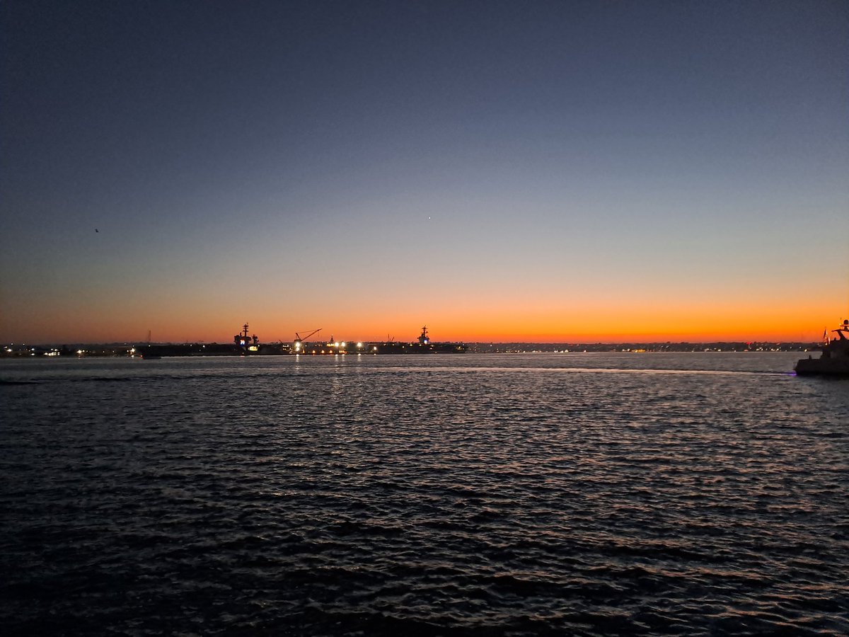 swizzlestick19's tweet photo. #SanDiego #Calitastic #PacificSunset #ontheroadagain https://t.co/6qu949RJsk
