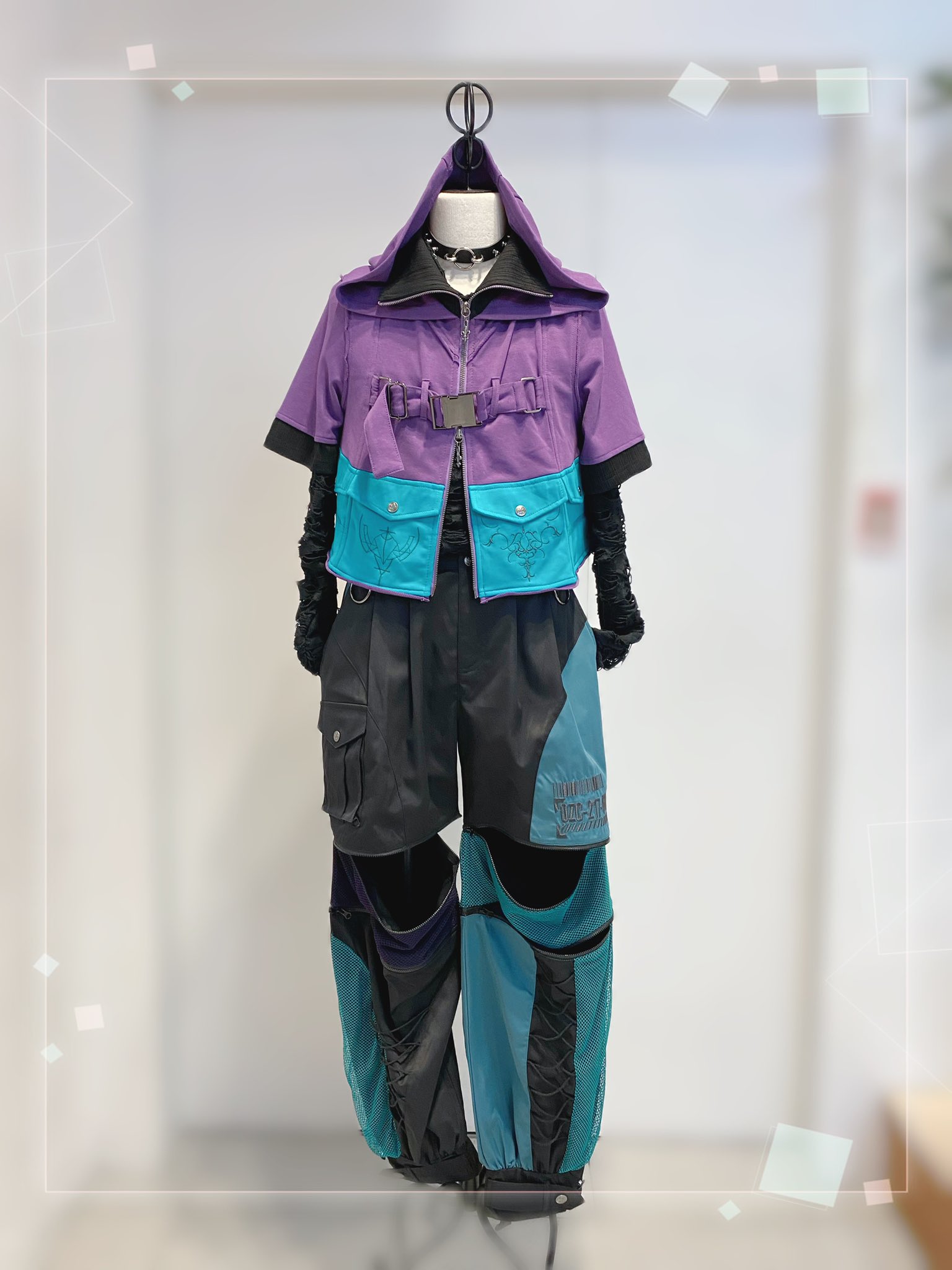 トップ ONESTE OZZ 梅田HEPFIVE店  X: على トップス