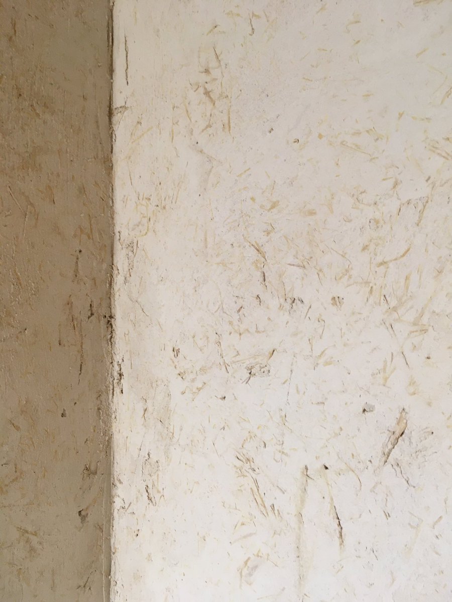 Agrochanvre's tweet photo. Bonjour #bayeux #rehabilitation cave en espèce de travail centre ville près de la cathédrale / sol chauffant / salle d’eau de l’atelier 2 escaliers ! https://t.co/7vx6jQJ6mU