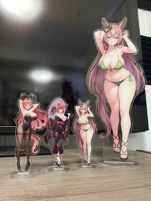 夏コミ出る予定アクリルスタンド届いた! 40cmでっか! #ウマ娘