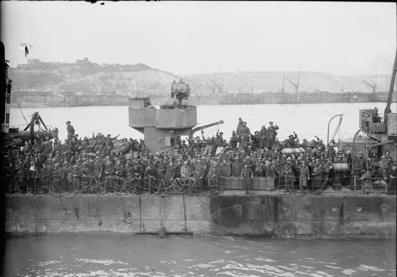 Dunkirk_1940's tweet photo. #Dunkirk #OpDynamo
41 Royal Navy Destroyers took part in Operation Dynamo and rescued more of the British Army than anyone else, embarking 96,197 troops from the harbour and East Mole. Destroyers were tasked with disembarking men at Dover which is evident in these images. https://t.co/mtvJzHYmNG