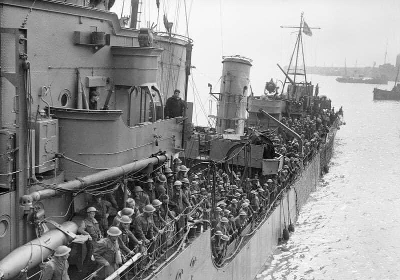 Dunkirk_1940's tweet photo. #Dunkirk #OpDynamo
41 Royal Navy Destroyers took part in Operation Dynamo and rescued more of the British Army than anyone else, embarking 96,197 troops from the harbour and East Mole. Destroyers were tasked with disembarking men at Dover which is evident in these images. https://t.co/mtvJzHYmNG