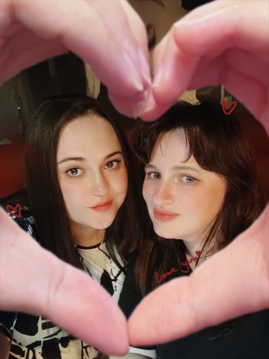 Отлично закончили понедельник) Поймав, обняв и выгуляв, свою половинку Му-Шу.