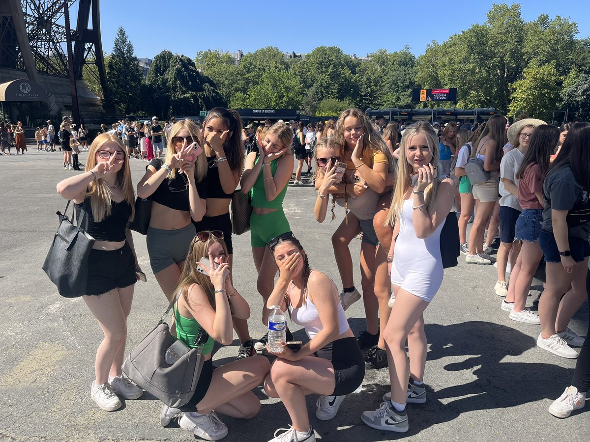 SelbyHighPE's tweet photo. Day 2 and we have made it to Eiffel Tower! 🌞🇫🇷 https://t.co/zEZdBWmkrp