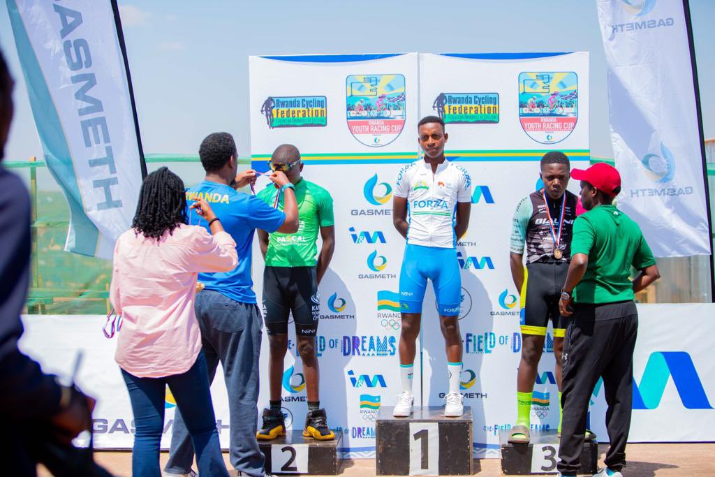 kayonza_team's tweet photo. congrats to Our Junior Rider#didier for winning second place at #Busegera #Fieldofdreams race.
@cyclingrwanda @TityKayishema @KayonzaDistrict @AbdallahMurenzi @PascalTechRw https://t.co/xj2iGw0uCH