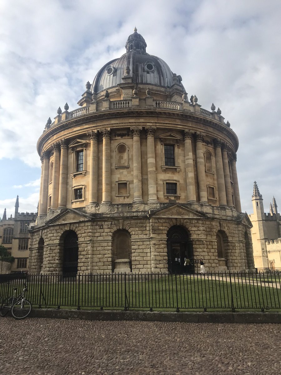 I really enjoyed my time at the Oxford Mathematical Institute for the OxML Machine Learning Summer School. Many thanks to all involved, and to @GradCoMH_UCC for the Doctoral Travel Bursary to support my training. Looking forward to putting what I have learned into practice!