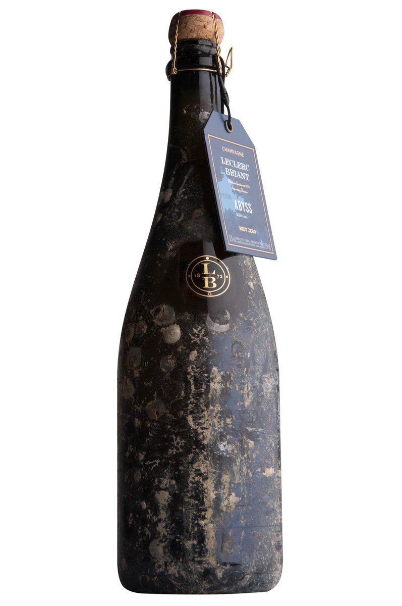 The strikingly innovative Chamapgne Leclerc Briant aged their Cuvée Abyss Brut underwater for 12 months; increased pressure, a dark and cold environment and the gentle movement of ocean currents all contributed to a unique terroir for the wine: bit.ly/3PZSfdY