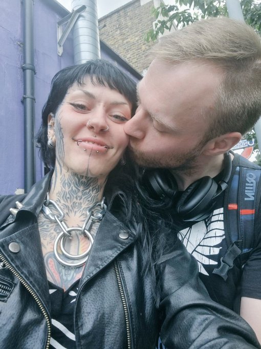 Looking for girls/non binary in #Leeds (and randomly #europe) for #collabs with my boyfriend @chriscobaltxxx<a href="/tag/leeds"class="tags">#Leeds</a><a href="/tag/europe"class="tags"><span>#europe</span></a><a href="/tag/collabs"class="tags"><span>#collabs</span></a>
