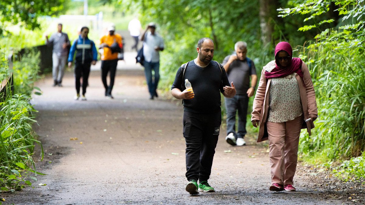 walking_scot's tweet photo. Planning #physicalactivity into your day is easy!👇
- walk or cycle to class, work or the local shops
- use public transport for longer journeys (and jump off a stop early!)
- make a "false commute" to work
- have a call or catch-up on the go
Boost your wellbeing! #LetDoNetZero https://t.co/FWRZvRdlKV