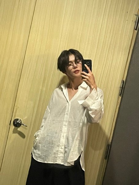kttybin's tweet photo. ⠀⠀⠀⠀⠀
 :☕˒ > ★ ( ᴛᴡᴛ ᴜᴘᴅ. ) ! 𖦹

      𝗬𝗘𝗢𝗡.  — привет-привет! как вы? сегодня снова идёт дождь, поэтому настроение немного🤏🏻 унылое т.т хорошего вам дня ᰔ
⠀⠀ https://t.co/ps9A5JZDeB