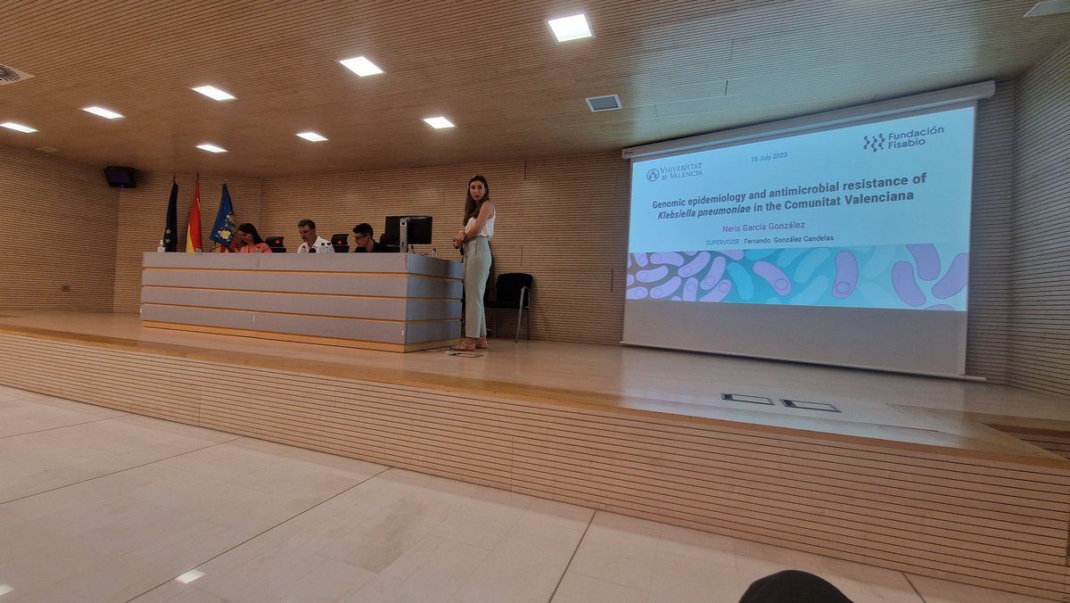 Question time for <a href="/nerisgg/">Neris García-González</a> ! Committee members are @AlvSanMillan @_natachacouto_ and <a href="/icoes/">Iñaki Comas</a>