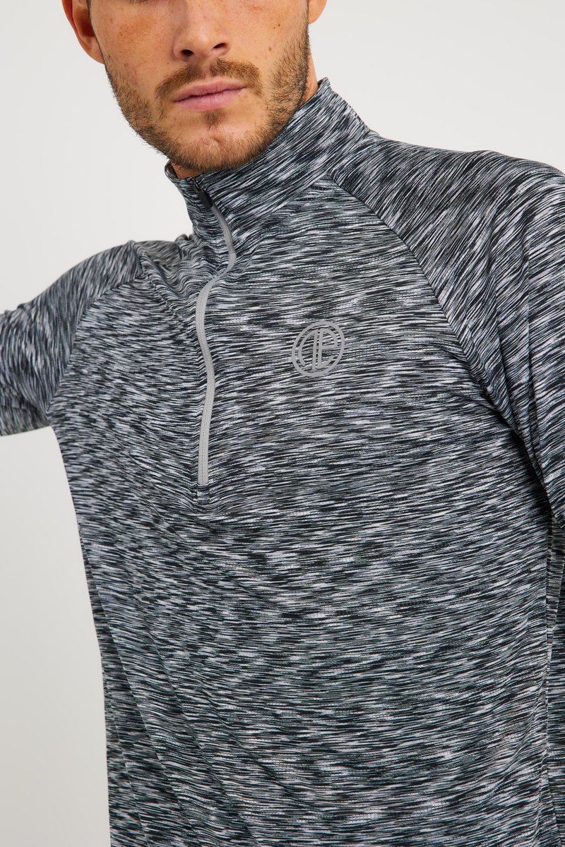 TheOneAthletic's tweet photo. Introducing the React quarter zip. Designed exclusively for running, this lightweight fabric enhances your performance by providing comfort and unrestricted movement. 🏃‍♂️
•
•
•
•
•
#OneAthleticElite #PerformanceApparel #EliteAthleteWear #Train #FitForElite #PerformanceDriven https://t.co/s8ePuPa7zN