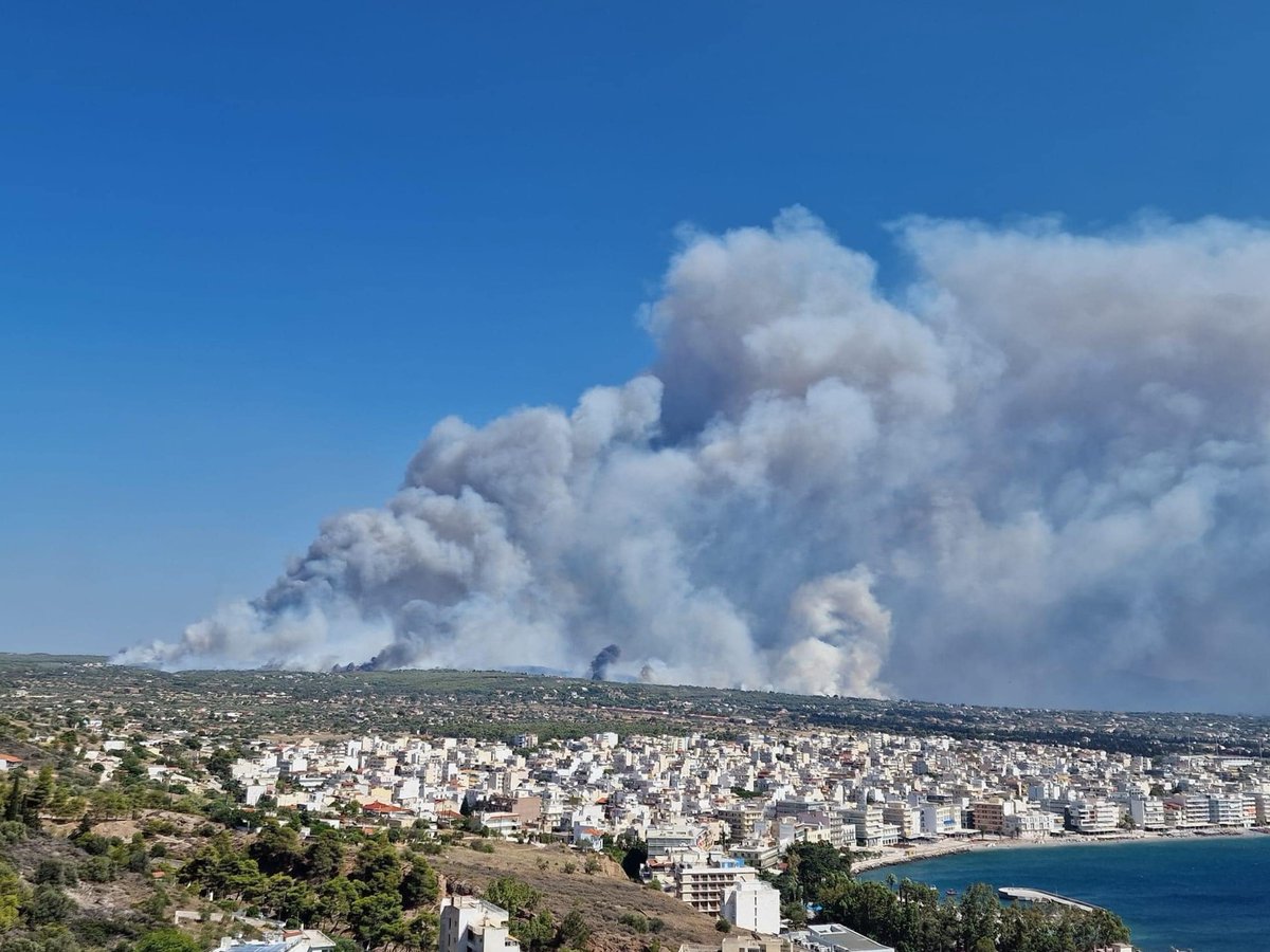 While #wildfires are ravaging Attica, Greece has requested the activation of the EU Civil Protection Mechanism.

In response, we have deployed:

🛩️ 4 Canadairs from our fleet based in France and Italy
🚒 our prepositioned firefighters from Romania

#Κουβαράς #Φωτιά