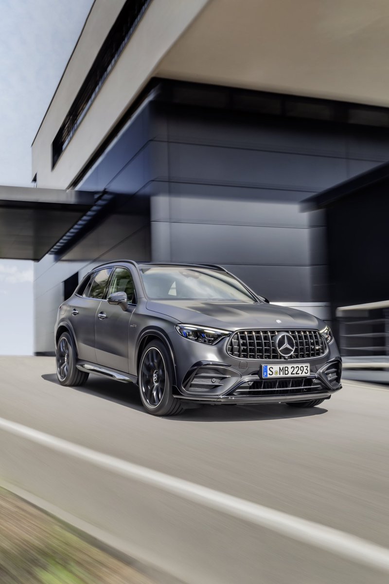 motorizedCH's tweet photo. Die neuen AMG-GLCs sind da: der GLC 63 s E-Performance ist ein Vierzylinder-Plugin-Hybrid mit einer Systemleistung von 680 PS. Der GLC 43 setzt auf den Vierzylinder mit Mildhybridsystem und leistet 421 PS #amg #glc #glc63 #glc43 https://t.co/jmJ703Z5A1