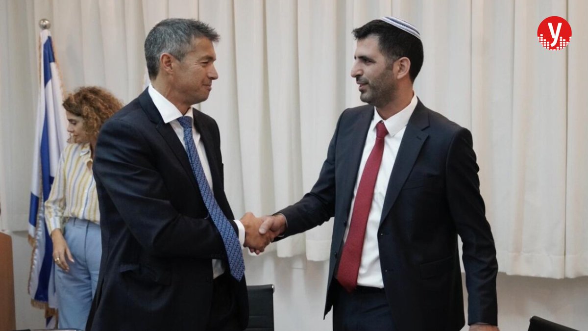 יועז הנדל: "תוכניות רציניות שעורבבו עם פופוליזם שעושות רעש ויפגעו בשוק. קרעי מתעסק קבוע בתפל ולא בעיקר. מה שמטריד אותי שיש לנו שר תקשורת שרק מה שמעניין אותו זה להכניס אצבע בעין לשמאלנים. את רוב הדברים הוא לא יוכל לממש"

bit.ly/3BavICn |
<a href="/sharonkidon/">Sharon Kidon</a> 
<a href="/IshayShnerb/">ישי שנרב</a>