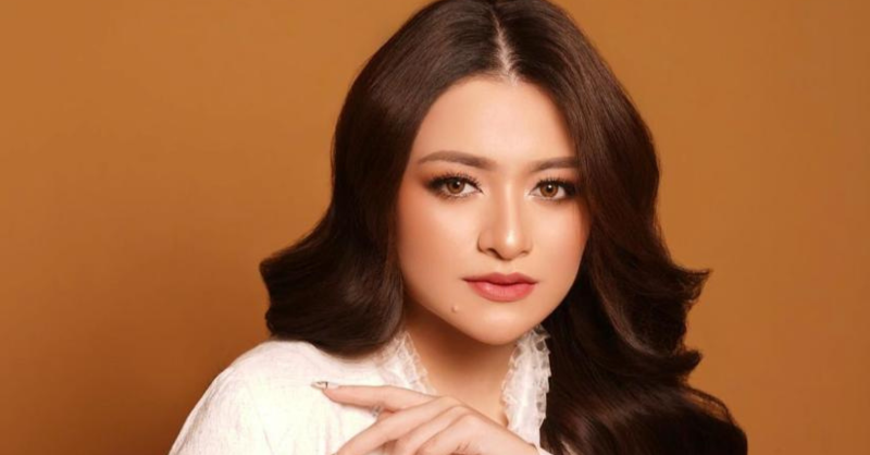 detikcom's tweet photo. Nathalie Holscher kembali jadi sorotan, kali ini Nathalie meminta kepada Sule agar uang bulanan untuk sang buah hati, Adzam disetop. Lho kenapa?