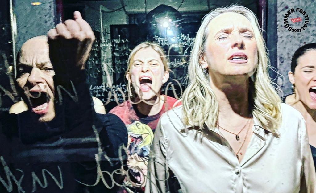 MARIALANDIA de LUCY KIRKWOOD La respuesta artística a los asesinatos de Sabina Nessa y Sarah Everard, esta última violada y asesinada por un policía. Dirigida por Adán Black. 26 julio 21 horas. Reservas@theatreforthepeople.com entrada gratuita theatreforthepeople.com