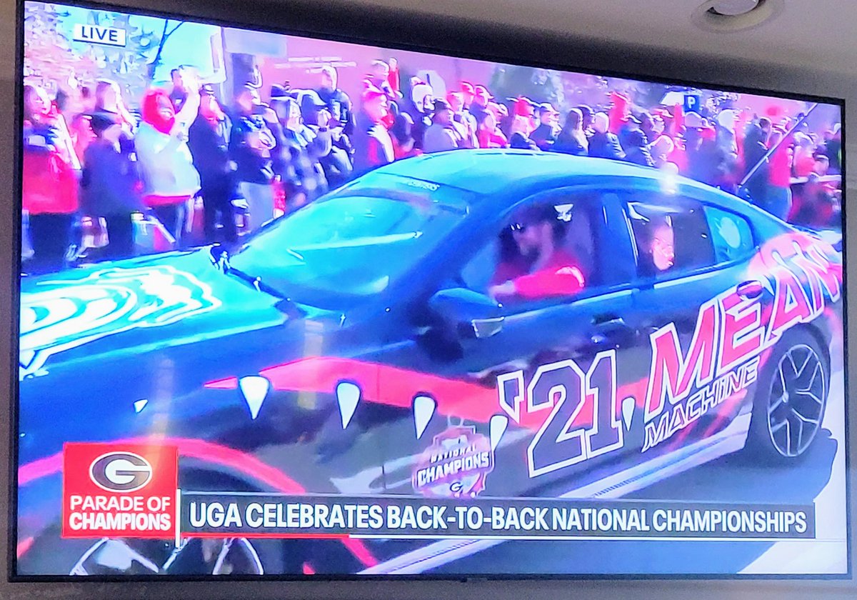 BMWMeanMachine's tweet photo. Back 2 Back @CFBPlayoff Championships Back 2 Back #BMWMeanMachine will there be a 3rd?? #ThemDawgs https://t.co/N4QwtqnJFP