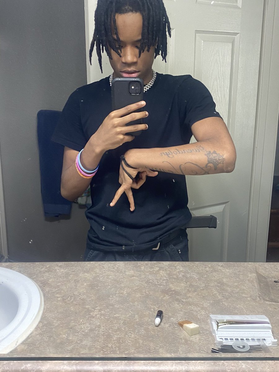 real2droppa's tweet photo. feel like everybody got pics on here but me🫡 https://t.co/6yLNwexiQq