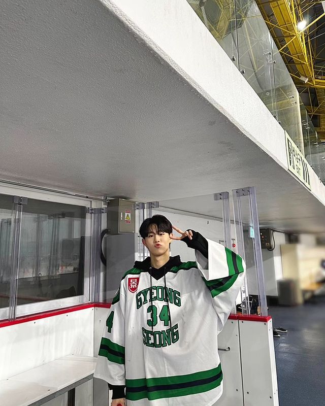 NDCLO_France's tweet photo. • IG UPDATE

 #JIYUNSEO : Titre - Le journal d'un danseur 
Date - 16 Juillet 2023
Temps - un peu nuageux mais heureusement il pleut pas !

Aujourd'hui je suis allé à la patinoire pour faire du patin après 4 ans sans en faire. J'étais (+)

#유승언 #브라이언 #지윤서
#YUEHUAZ https://t.co/xYuBBvfOsR