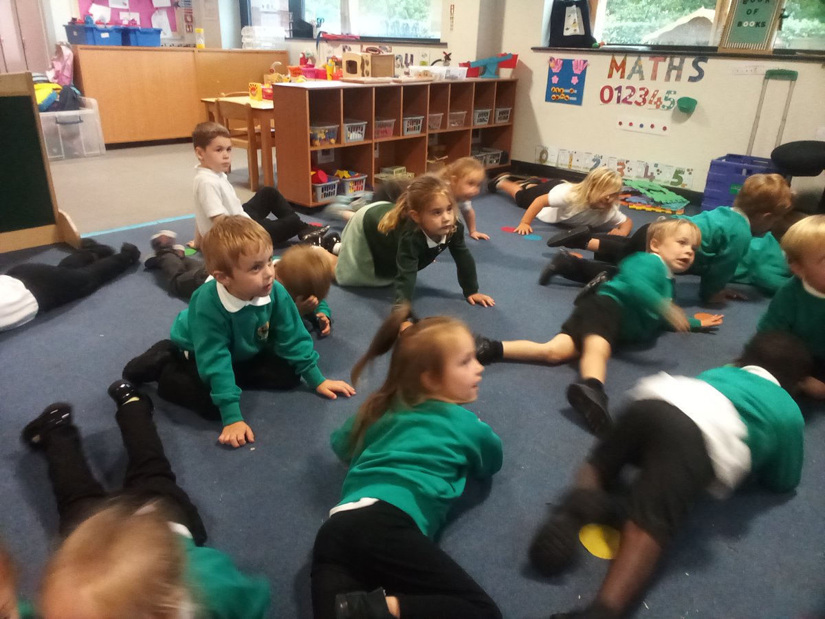 gcpfs1's tweet image. The heavy rain yesterday stopped us getting outside at lunchtime so we did some yoga in the classroom to burn off some energy.  @PrimaryGreat #gcpearlyyears #gcpphysicaldevelopment