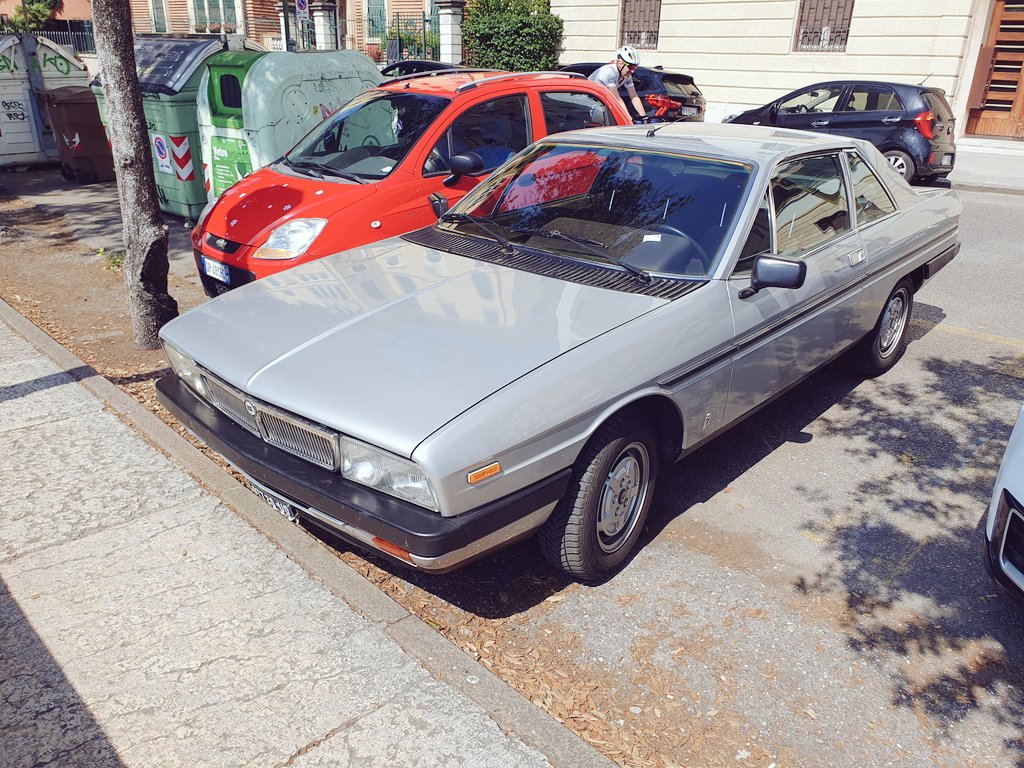 Carsnthings1's tweet image. You don&apos;t see many of these even in Italy..
#AutoPap #lancia #Automotive
