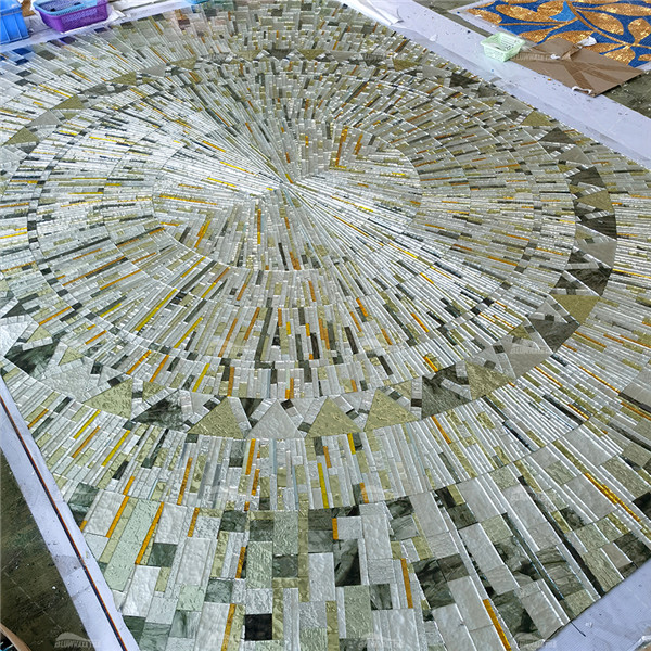 BluwhaleTile's tweet image. 🌊Customized mirror glass mosaic art for sale!  Available in any material and any pattern. Experienced handcrafted workers make a stylish mosaic mural for your project.
--
💯Pool Art Mirror Glass ZGH2006

#swimmingpool #poolproject #pooldecoration #pooldesign #murals #backsplash