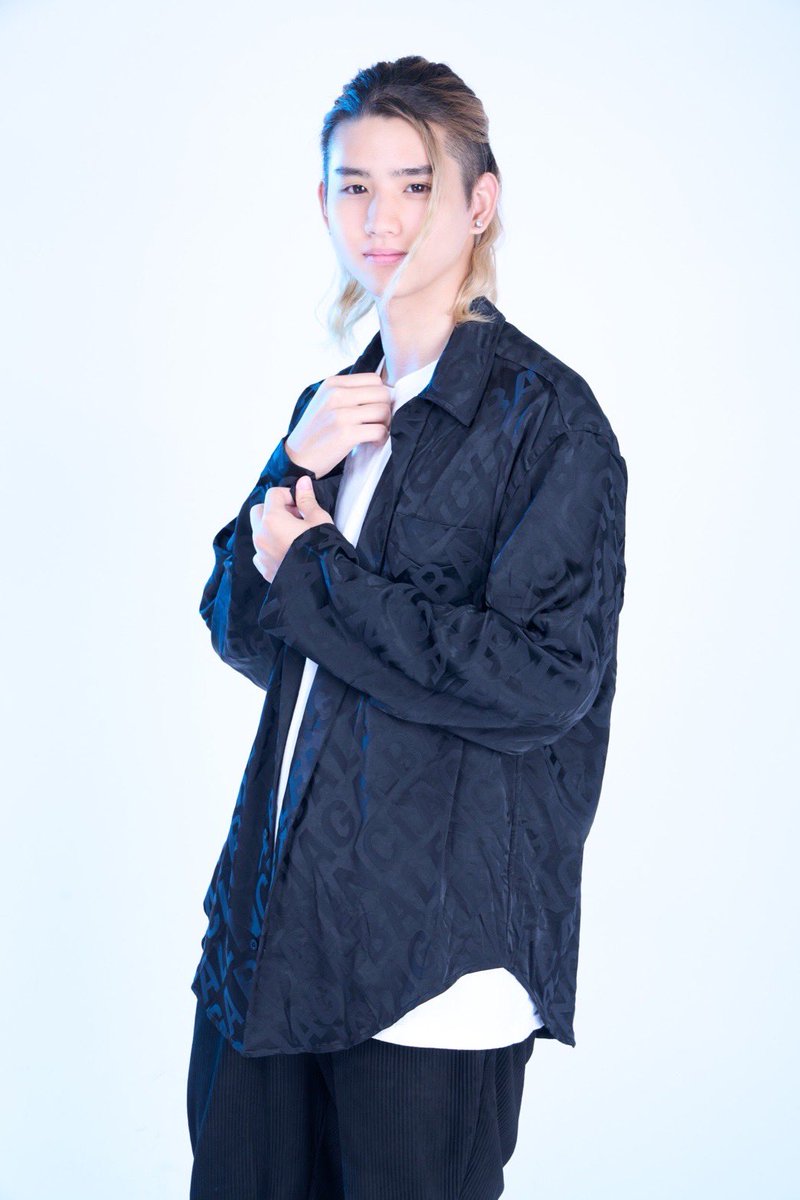 knight_neo_g's tweet photo. やっと初宣材写真を取りに行きました！
多分実物の方がいいです。
たぶん(*´°∀°`)

 #歌舞伎町  #歌舞伎町ホスト  #NEOPLUS  #NEOGROUP https://t.co/sckjlRM5KW