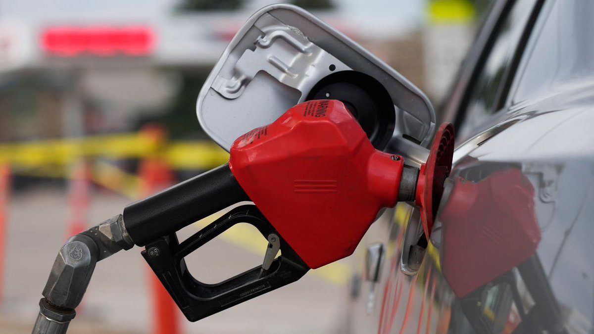 SaharaReporters's tweet photo. BREAKING: Nigerian Petroleum Company, NNPCL Increases Fuel Price To N617 Per Litre | Sahara Reporters https://t.co/pdOJcPLHWb https://t.co/KvrgVEuEGm