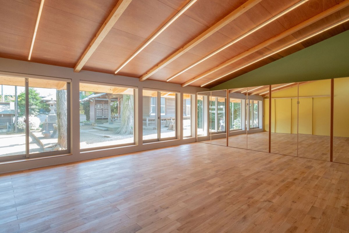 Plus Maizumi Architect designed a community hall in Chiba, Japan.

architecturephoto.net/184525/

photos©Yosuke Maizumi