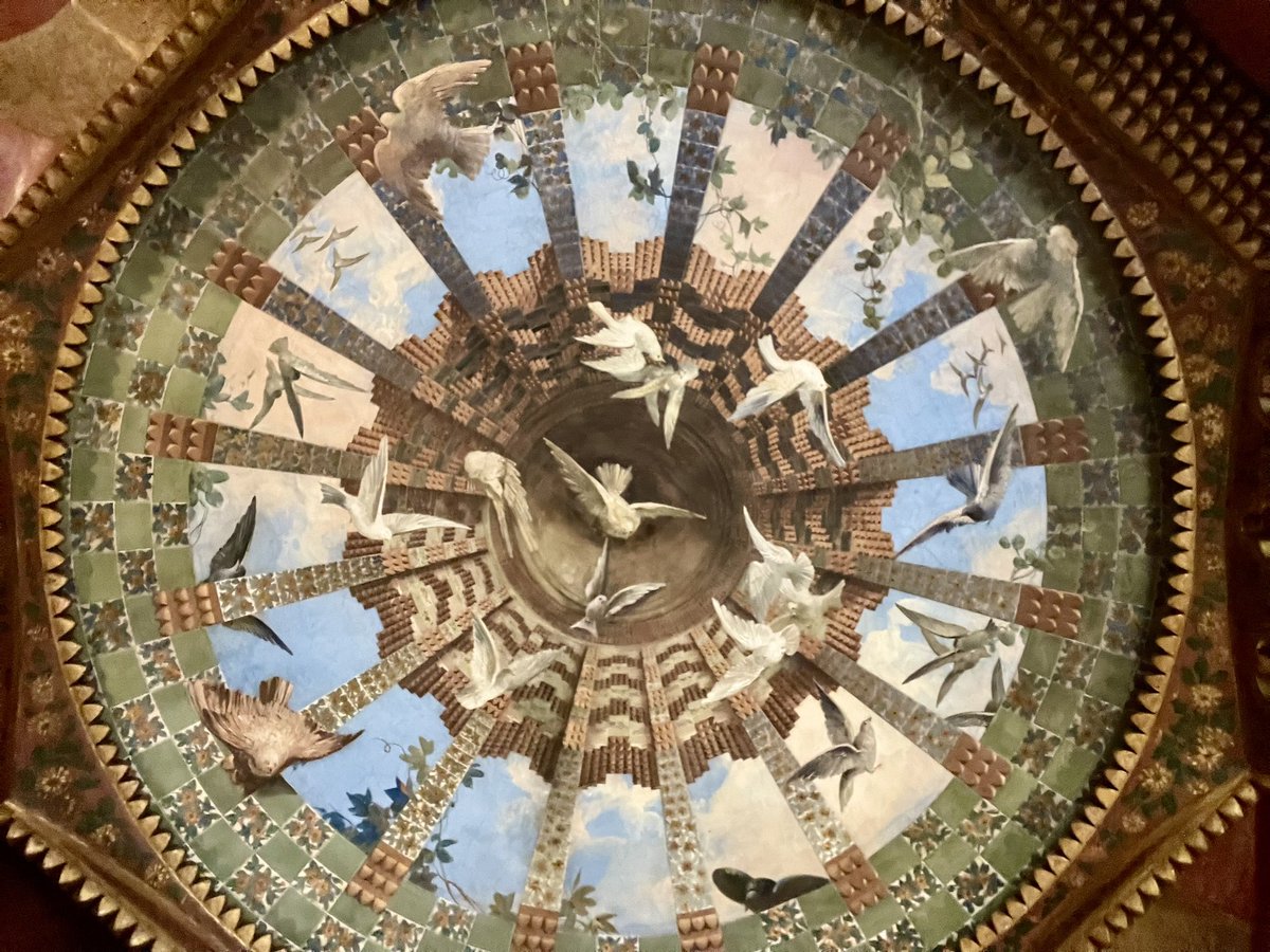 estherk__'s tweet photo. Casa Vicens Gaudí, Patrimoni Cultural UNESCO. Arquitectura, disseny i natura en perfecta armonia #gaudi #casavicens #bcn #modernisme https://t.co/Que0nf2SSt
