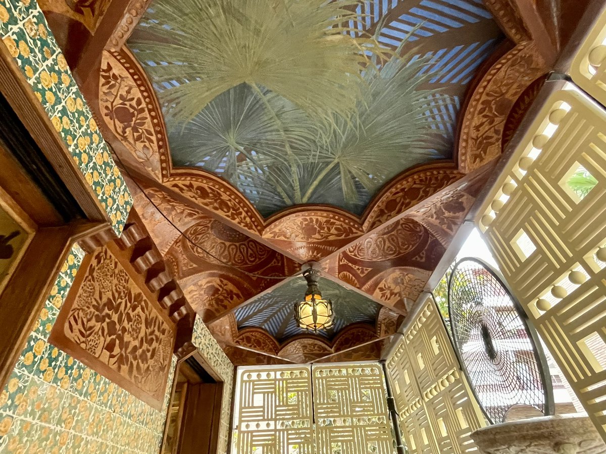 estherk__'s tweet photo. Casa Vicens Gaudí, Patrimoni Cultural UNESCO. Arquitectura, disseny i natura en perfecta armonia #gaudi #casavicens #bcn #modernisme https://t.co/Que0nf2SSt