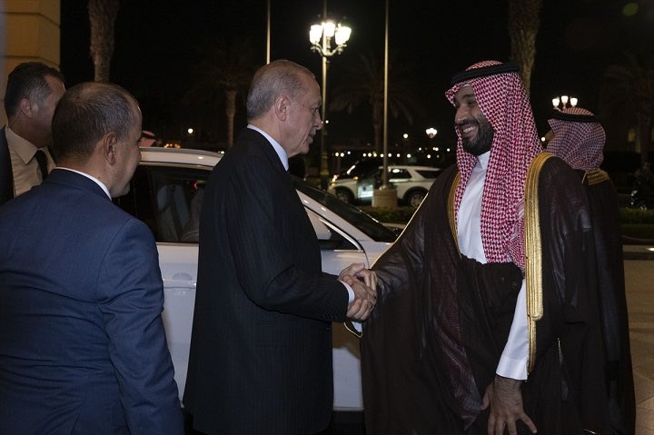 ConflictTR's tweet photo. 🔴 Cumhurbaşkanı Erdoğan, Suudi Arabistan Veliaht Prensi Selman'a beyaz renkli Togg hediye etti. https://t.co/GX38bVkoaP
